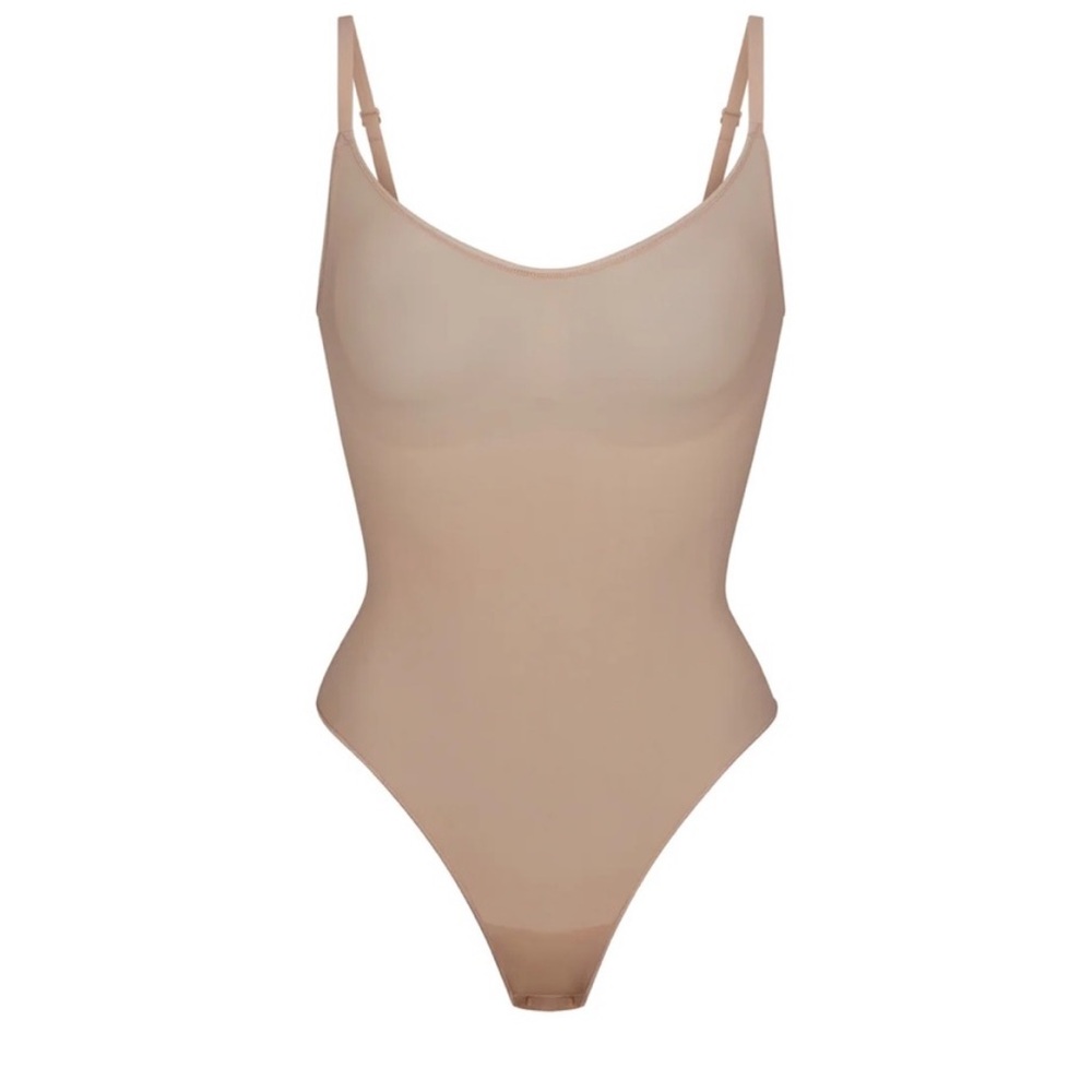 SKIMS EVERYDAY SCULPT BODYSUIT Clay size S NWT